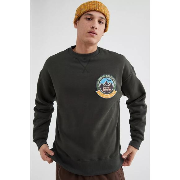 New Urban Outfitters x LC23 Camper Patch Crew Neck Sweatshirt $149 MEDIUM - Picture 1 of 4